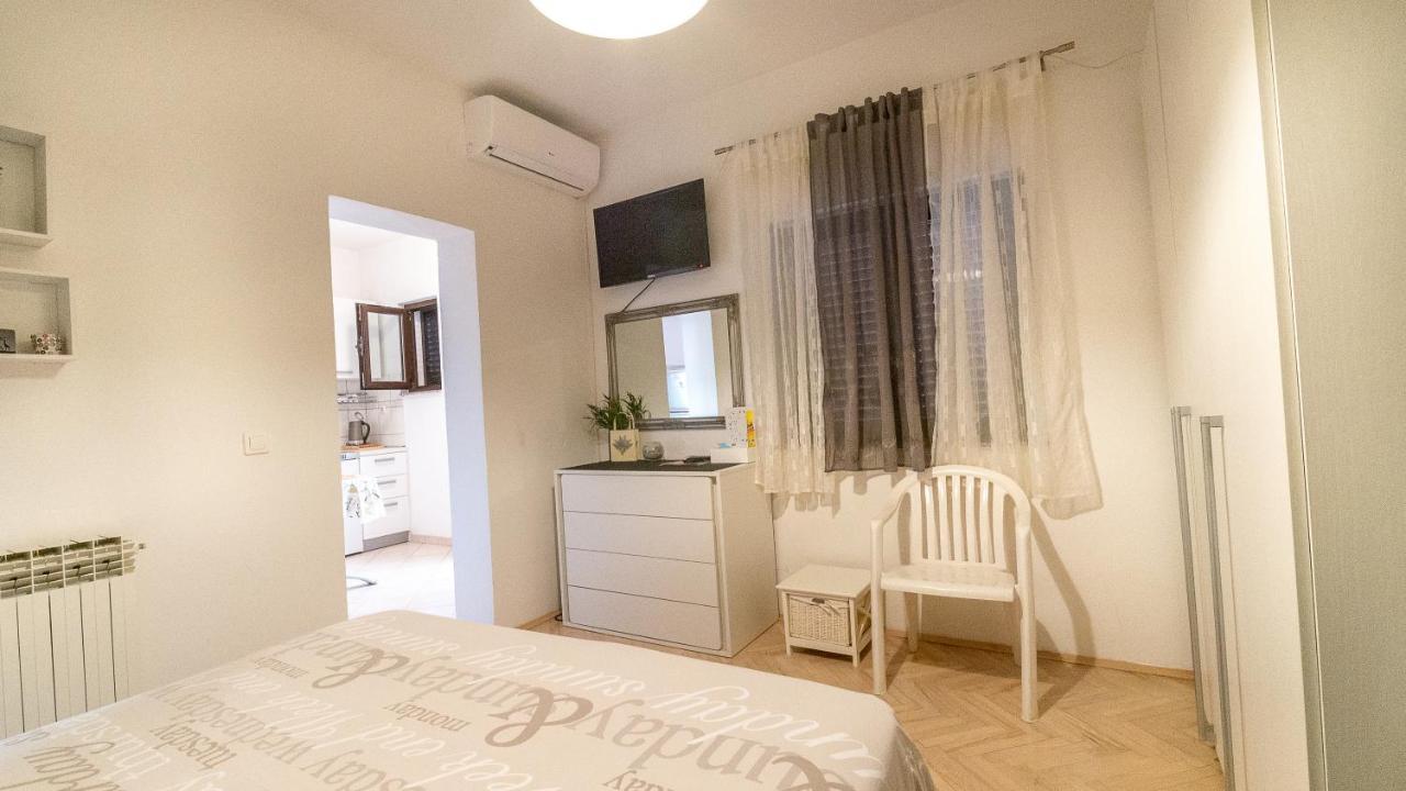 Lela 1 Apartment Bibinje Bagian luar foto